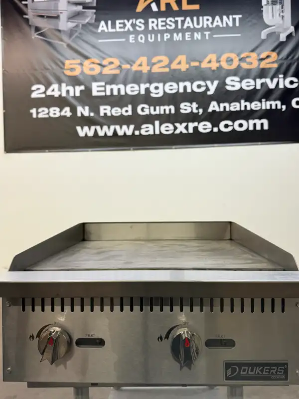 Dukers DCGMA24 Gas Griddle – Griddle with high-quality stainless steel construction and dual burners.