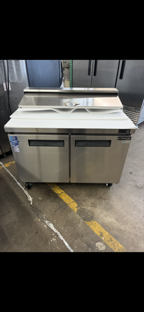 Dukers DSP48-18-s2 salad prep station refrigerator